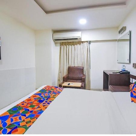 Hotel Leela Grand Inn Vijayawada Bagian luar foto