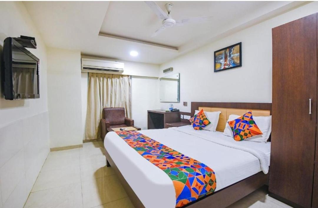 Hotel Leela Grand Inn Vijayawada Bagian luar foto